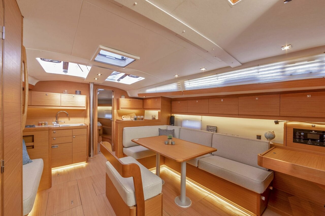 Dufour 430, Karla | Yachtcharter Kroatien