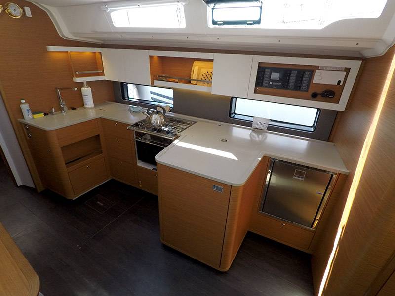 Dufour 44, Dama | Noleggio di Yacht Croazia