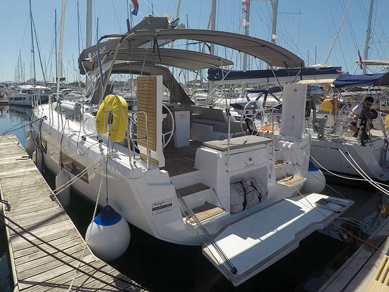 Dufour 44, Dama | Noleggio di Yacht Croazia