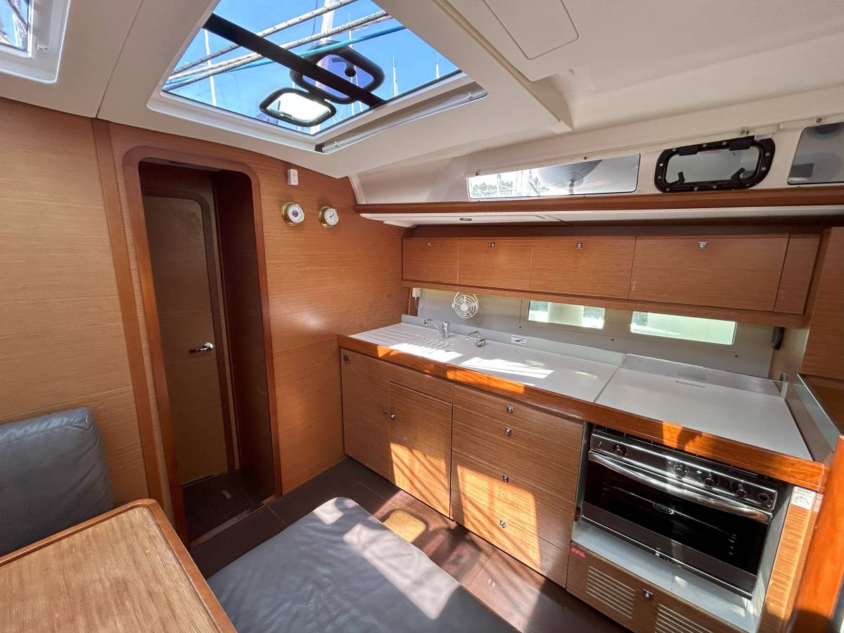 Dufour 460 GL, Good Luck | Yacht Charter Croatia