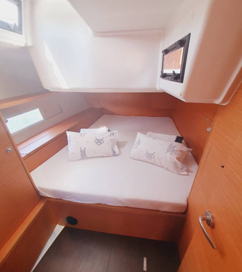 Dufour 470, Sombra del Viento | Yacht Charter Croatia