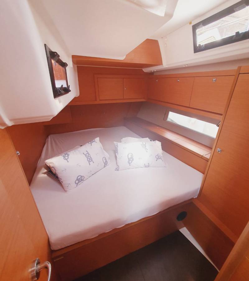 Dufour 470, Sombra del Viento | Yacht Charter Croatia
