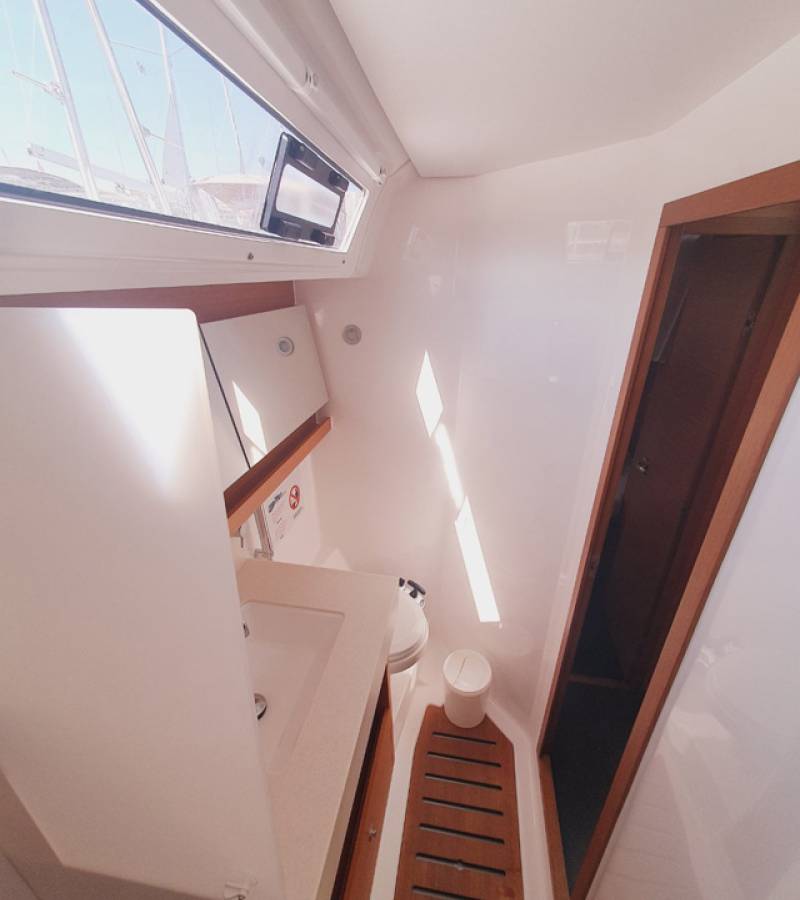Dufour 470, Sombra del Viento | Yacht Charter Croatia