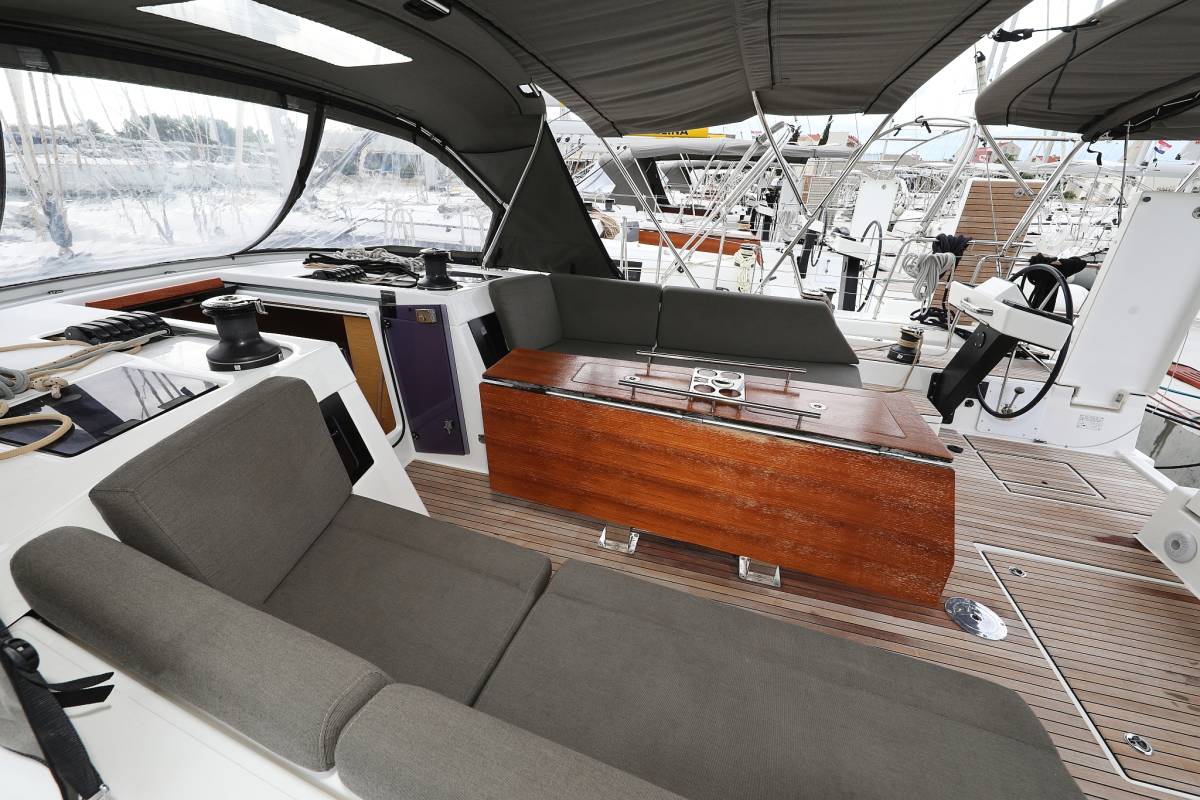 Dufour 470, Stargate | Noleggio di Yacht Croazia