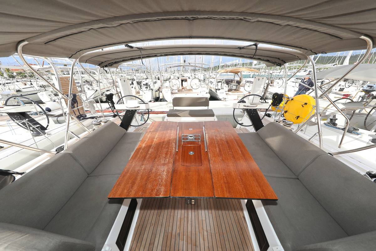 Dufour 470, Stargate | Noleggio di Yacht Croazia