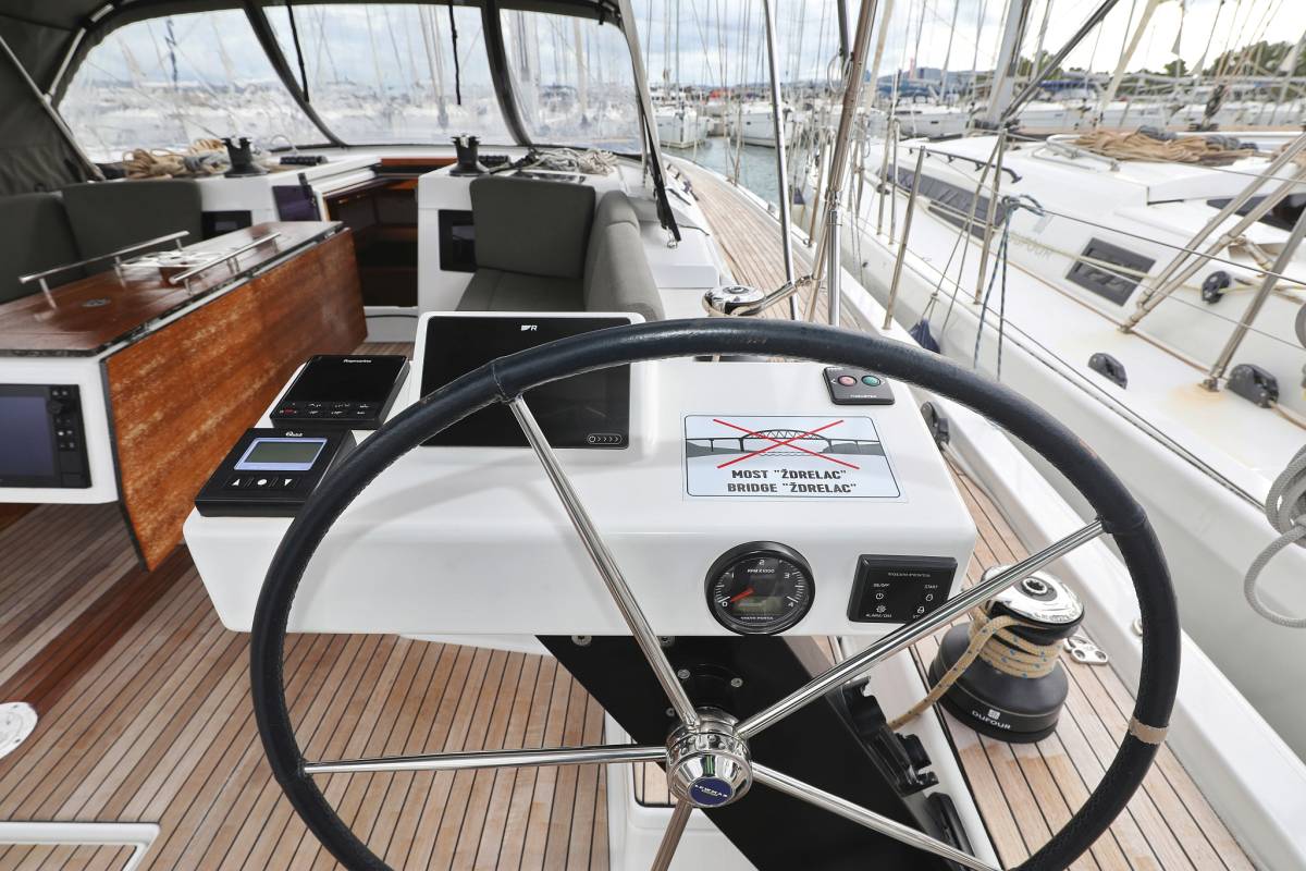 Dufour 470, Stargate | Noleggio di Yacht Croazia