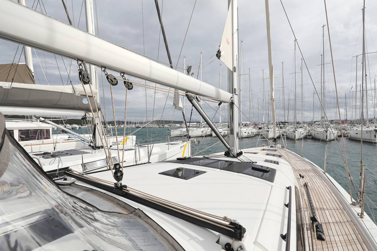 Dufour 470, Stargate | Noleggio di Yacht Croazia