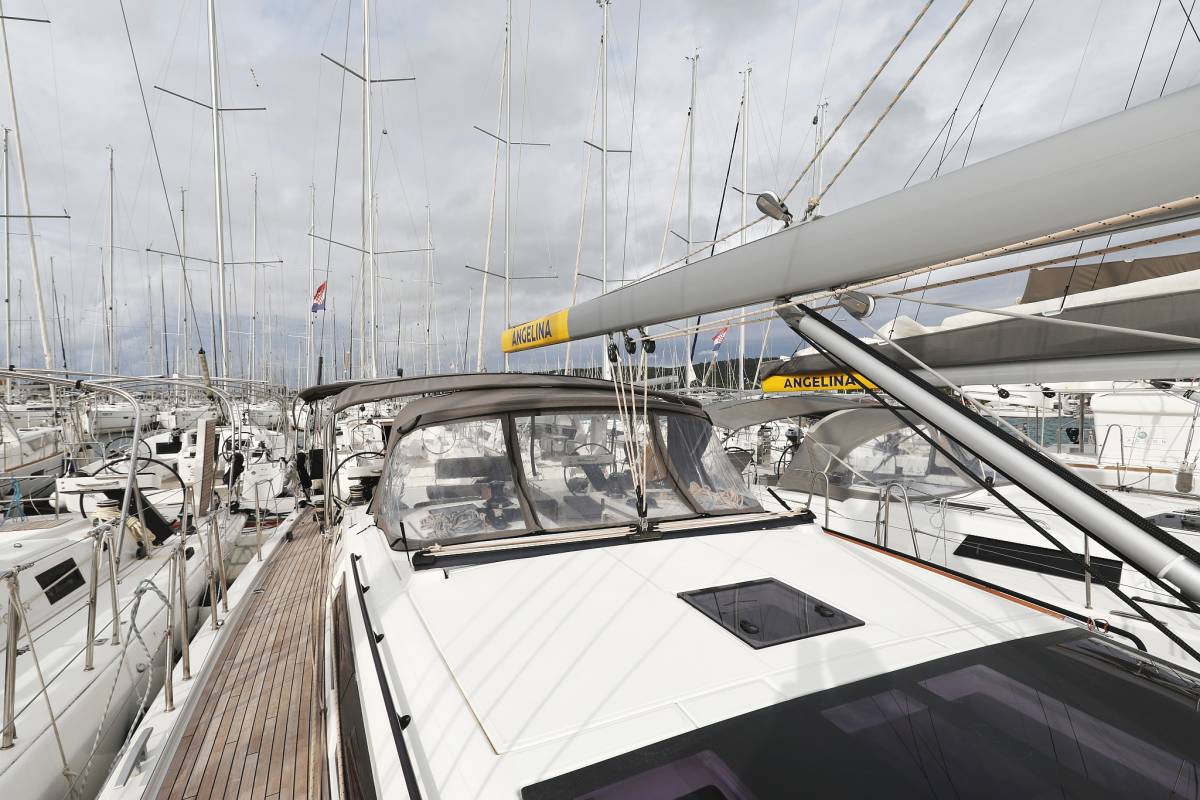 Dufour 470, Stargate | Noleggio di Yacht Croazia