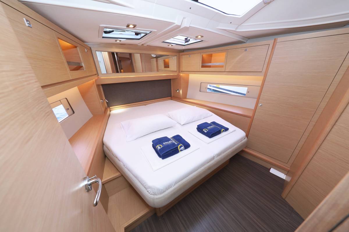 Dufour 470, Stargate | Noleggio di Yacht Croazia