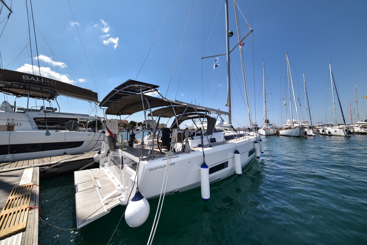 Dufour 470, La Familia | Yacht Charter Croatia