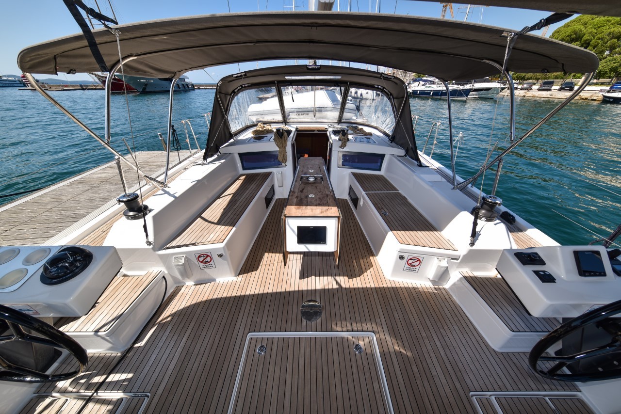 Dufour 470, La Familia | Yacht Charter Croatia