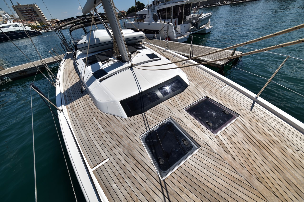 Dufour 470, La Familia | Yacht Charter Croatia