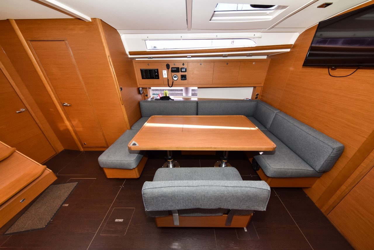 Dufour 470, La Familia | Yacht Charter Croatia