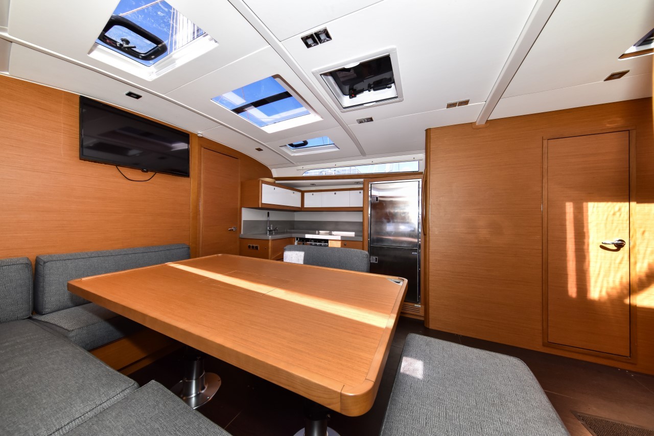 Dufour 470, La Familia | Yacht Charter Croatia