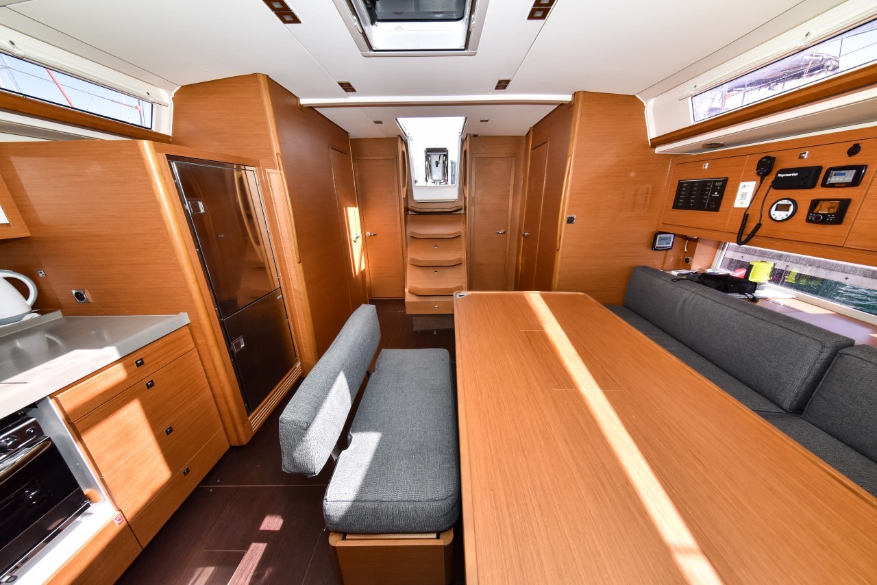 Dufour 470, La Familia | Yacht Charter Croatia
