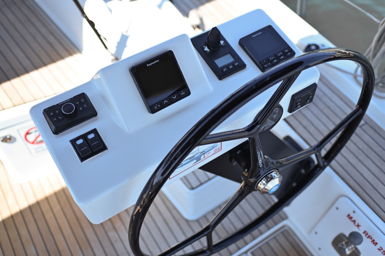 Dufour 470, La Familia | Yacht Charter Croatia
