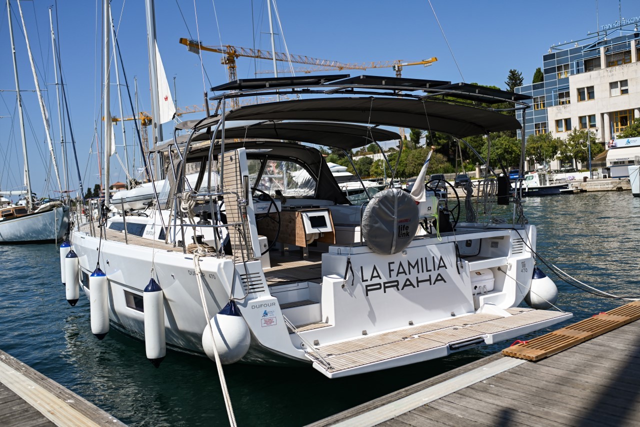 Dufour 470, La Familia | Yacht Charter Croatia