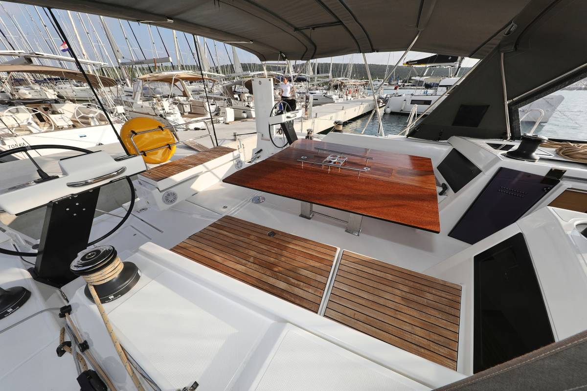 Dufour 470, Flipper | Yacht Charter Croatia