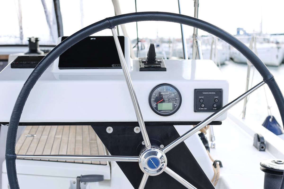 Dufour 470, Flipper | Yacht Charter Croatia