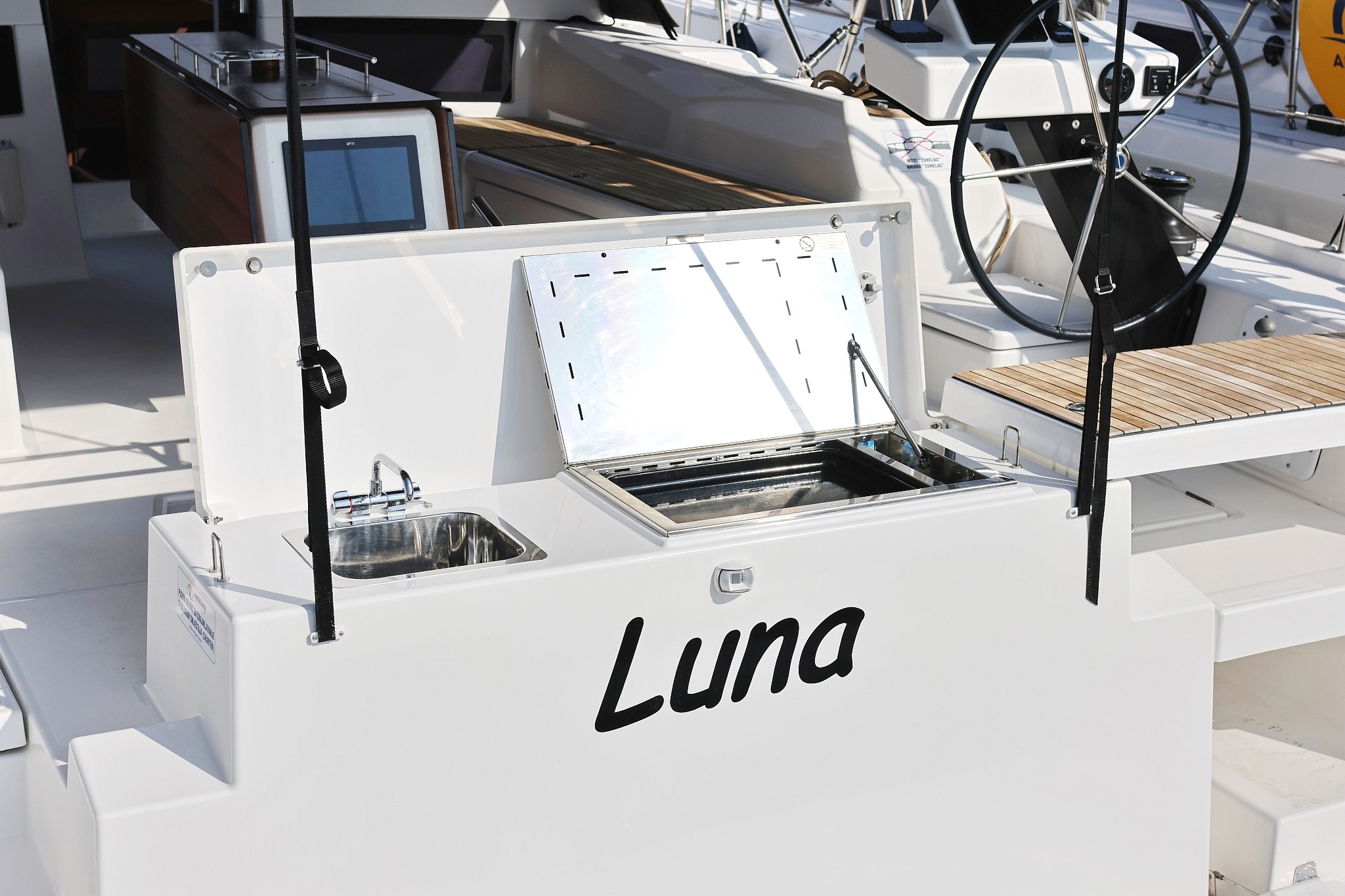 Dufour 470, Luna | Yacht Charter Croatia