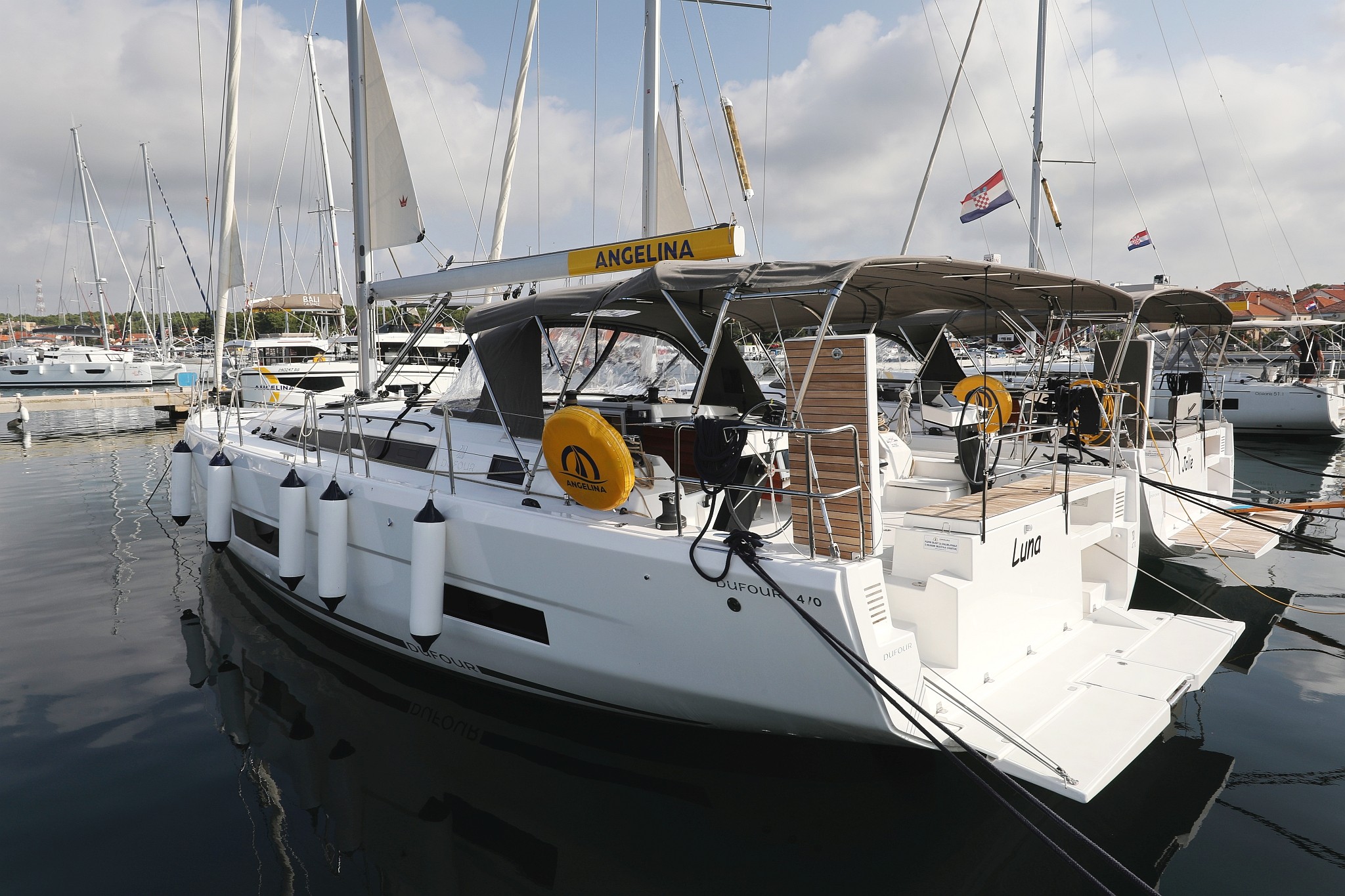 Dufour 470, Luna | Yacht Charter Croatia