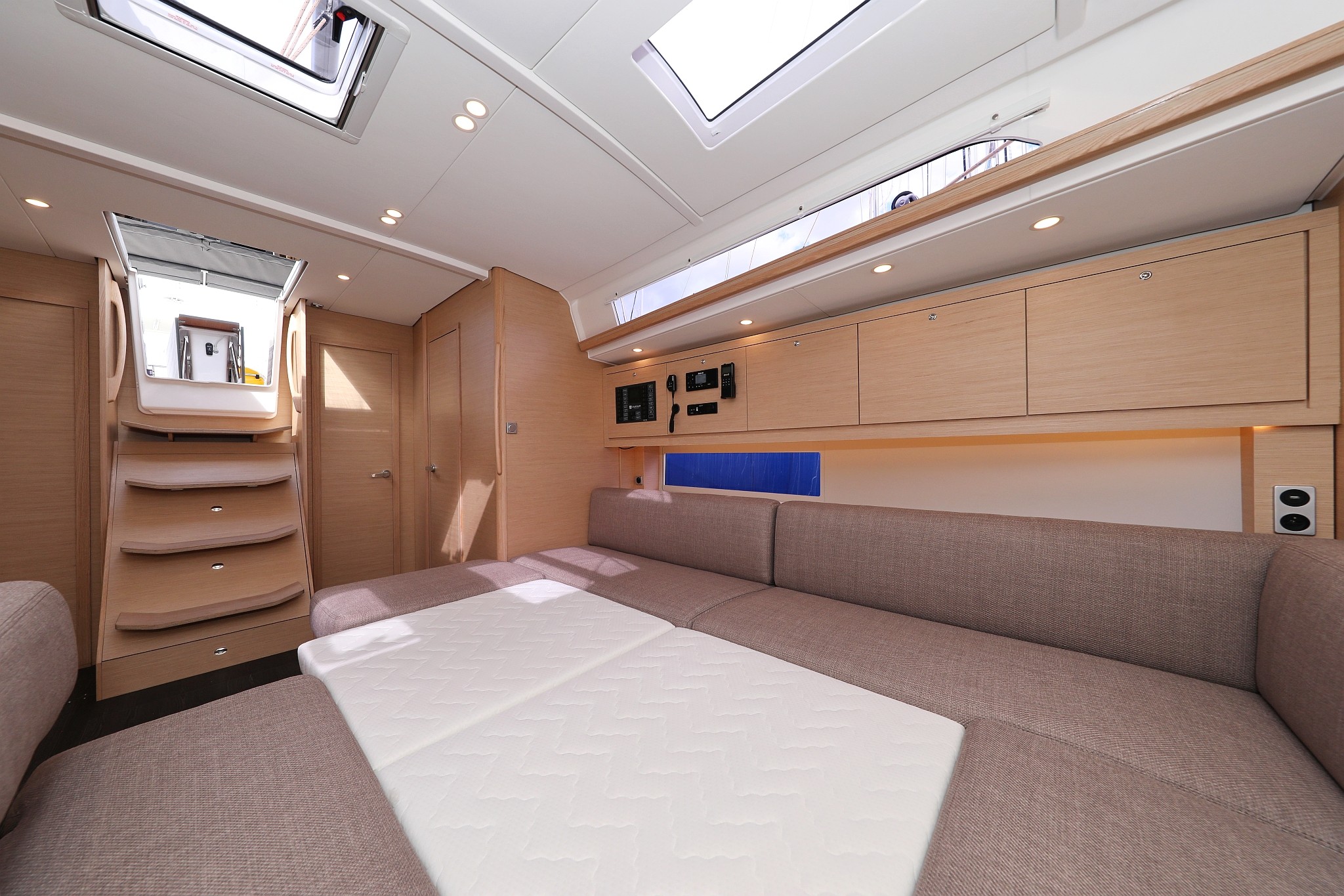 Dufour 470, Bonaca | Yacht Charter Croatia