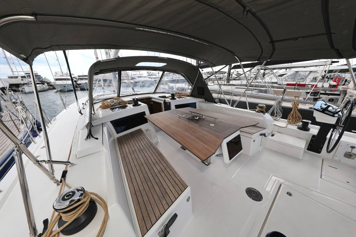 Dufour 470, Bonaca | Yacht Charter Croatia