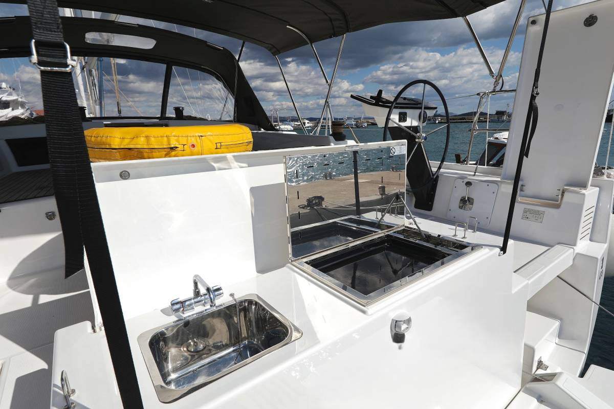 Dufour 470, Bonaca | Yacht Charter Croatia