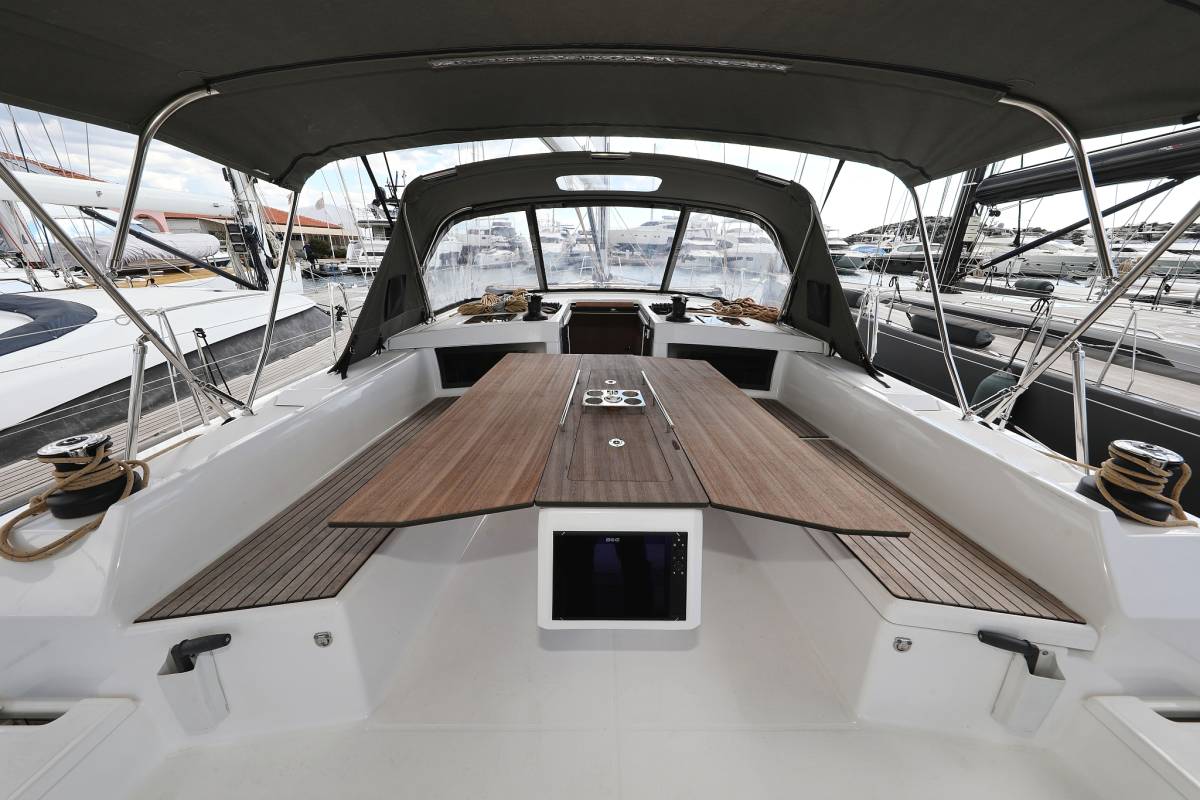 Dufour 470, Bonaca | Yacht Charter Croatia