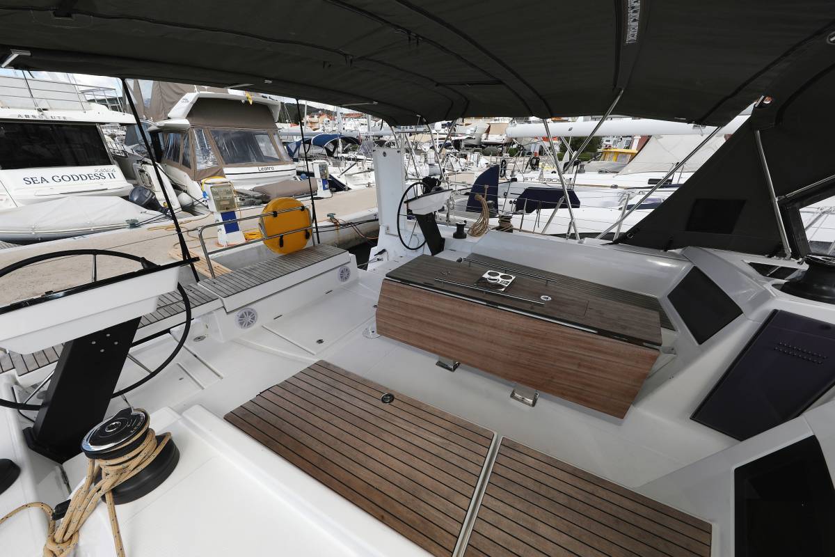 Dufour 470, Bonaca | Yacht Charter Croatia