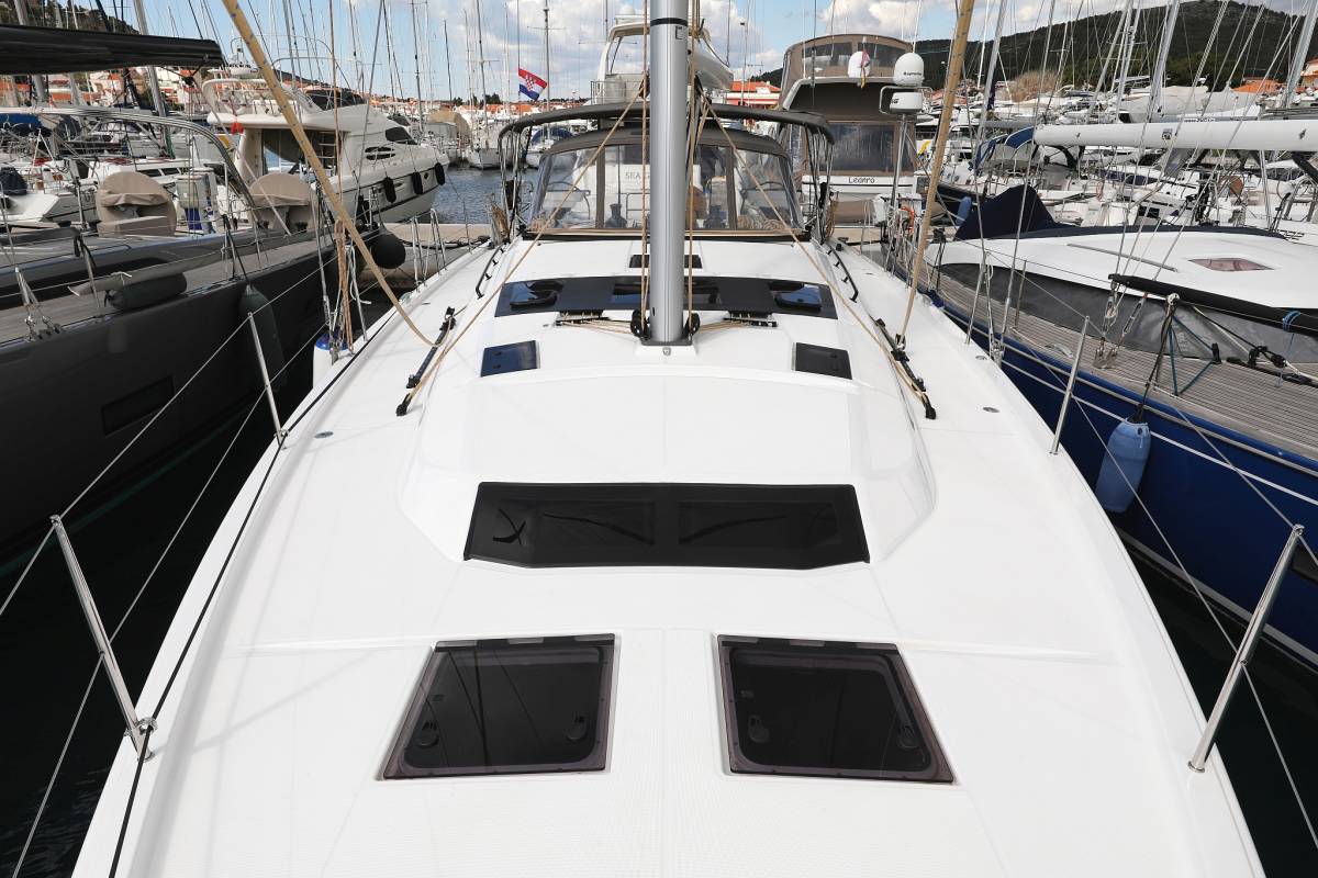 Dufour 470, Bonaca | Yacht Charter Croatia