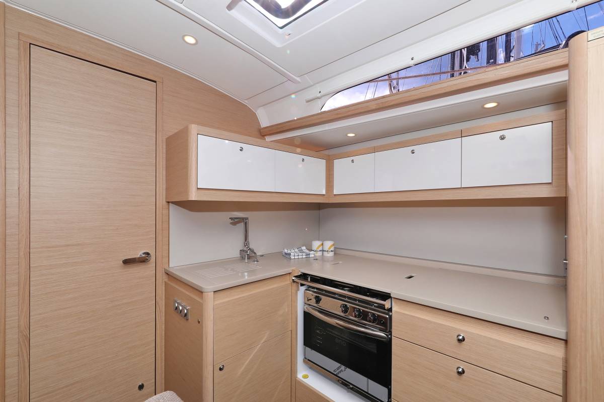 Dufour 470, Bonaca | Yacht Charter Croatia