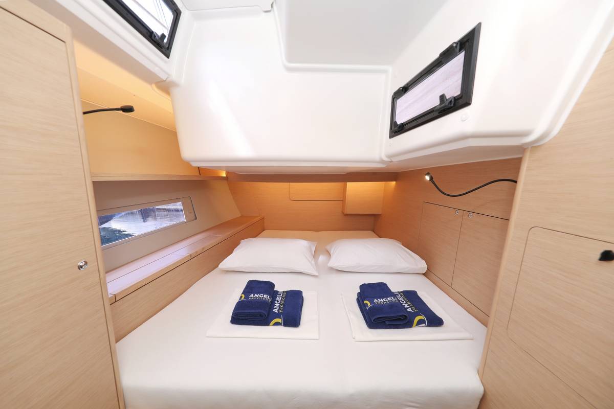 Dufour 470, Bonaca | Yacht Charter Croatia