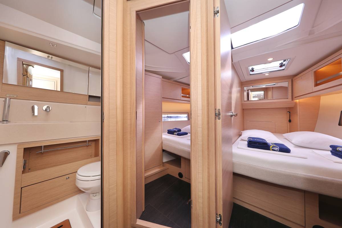 Dufour 470, Bonaca | Yacht Charter Croatia