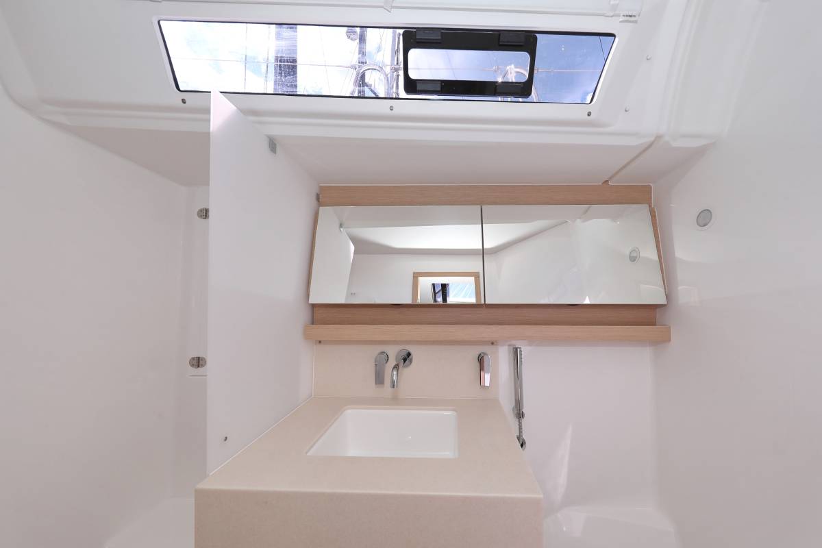 Dufour 470, Bonaca | Yacht Charter Croatia