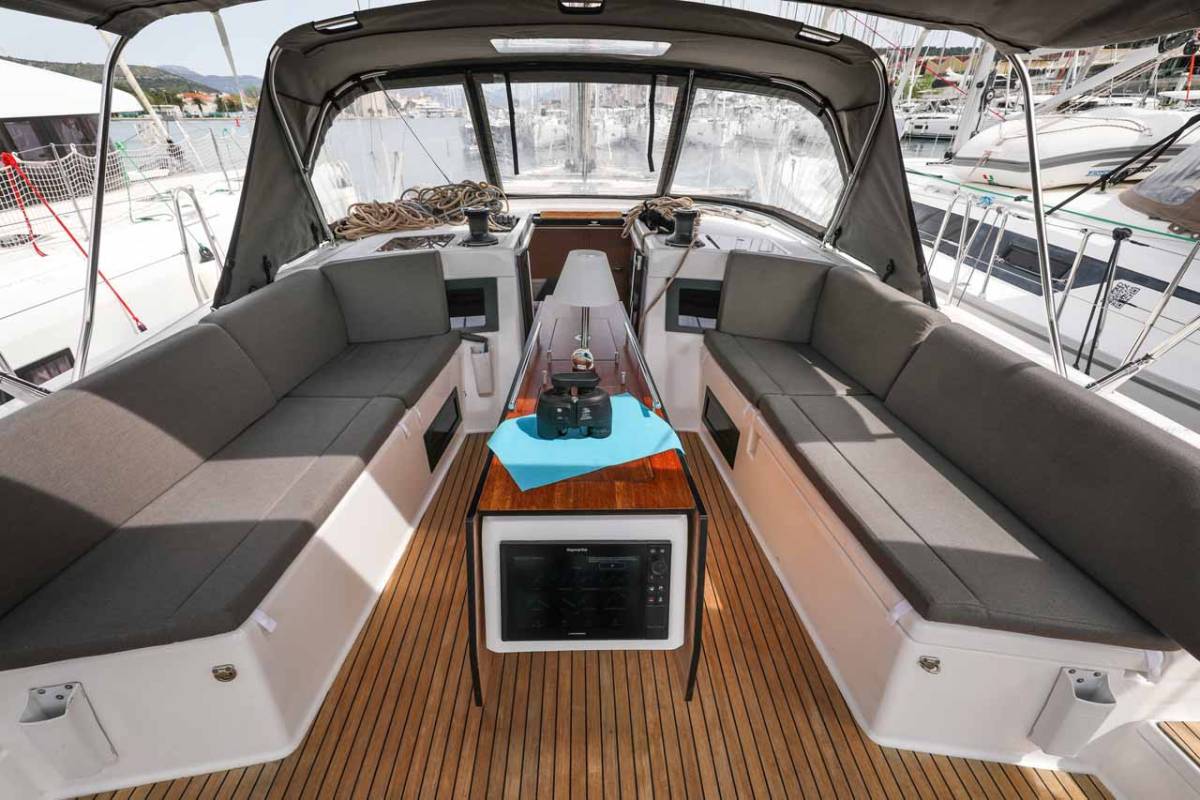 Dufour 470, Bellatrix | Noleggio di Yacht Croazia
