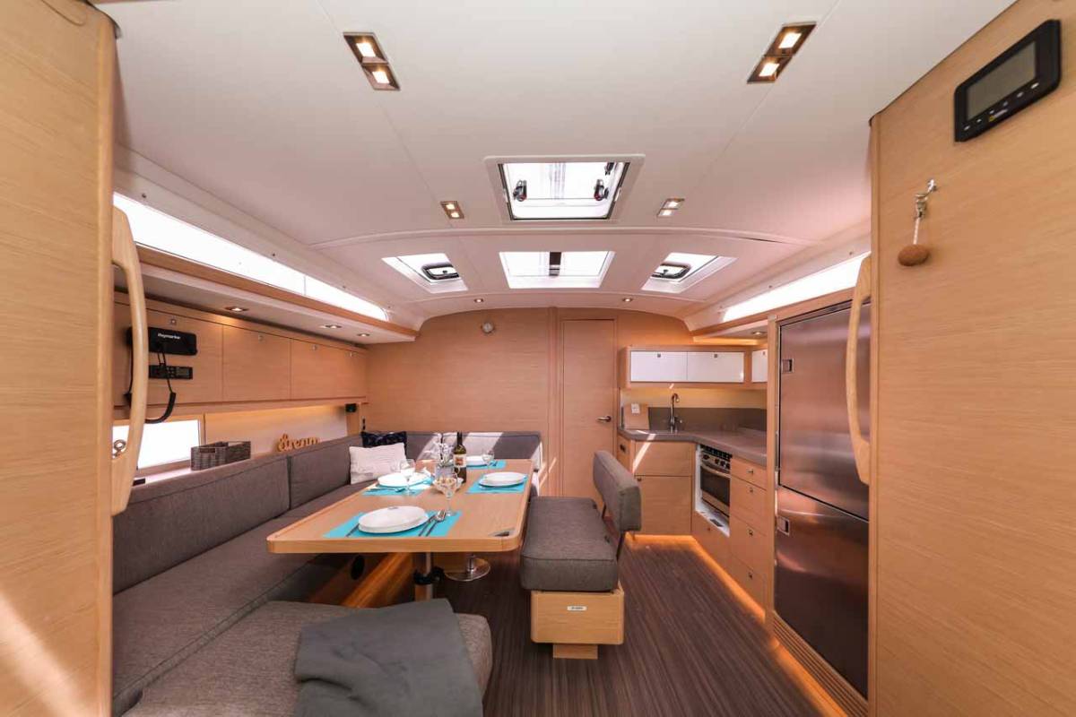 Dufour 470, Bellatrix | Noleggio di Yacht Croazia
