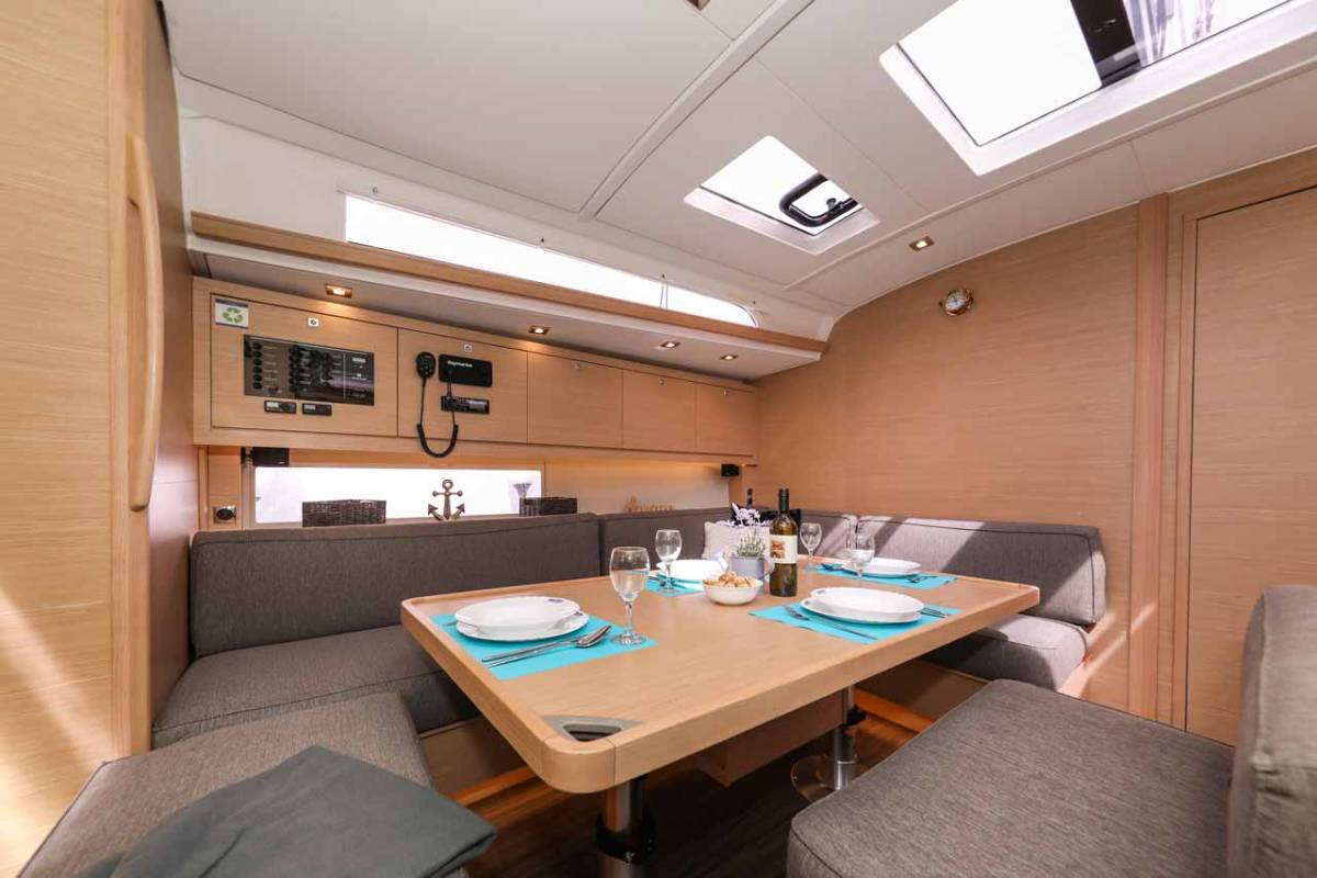 Dufour 470, Bellatrix | Noleggio di Yacht Croazia