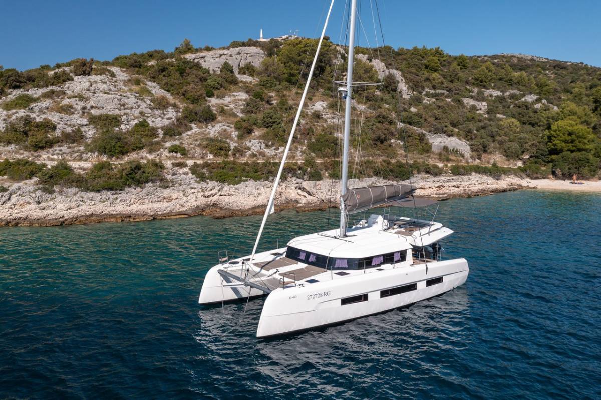 Dufour 48 Catamaran, Uma | Yacht Charter Croatia