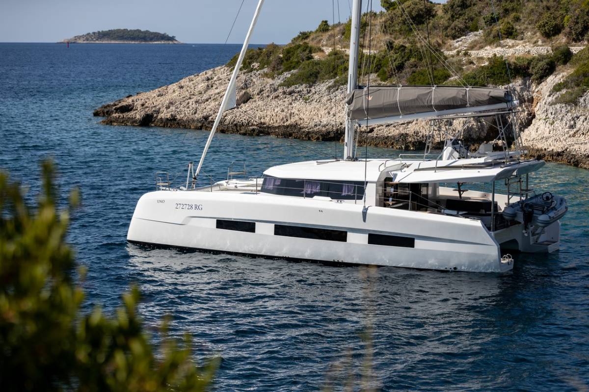 Dufour 48 Catamaran, Uma | Yacht Charter Croatia