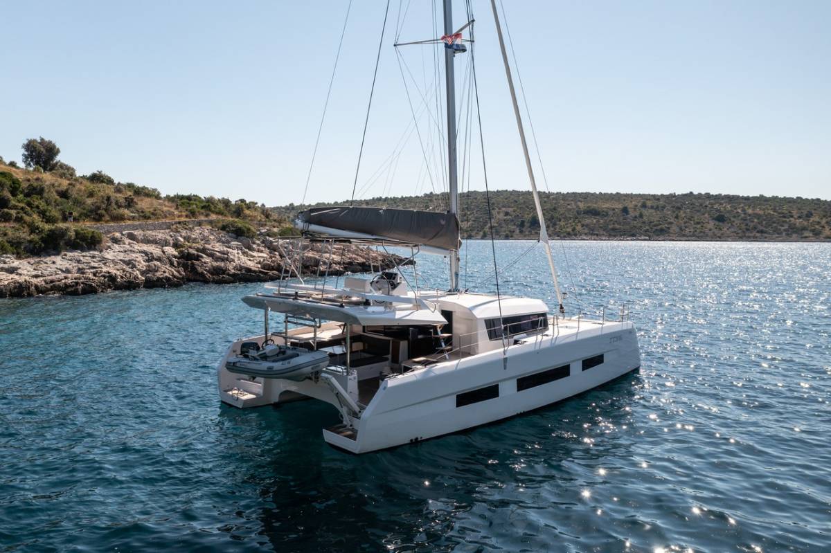 Dufour 48 Catamaran, Uma | Yacht Charter Croatia