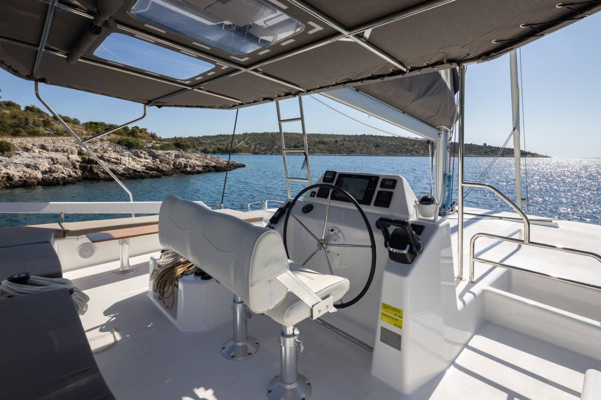 Dufour 48 Catamaran, Uma | Yacht Charter Croatia