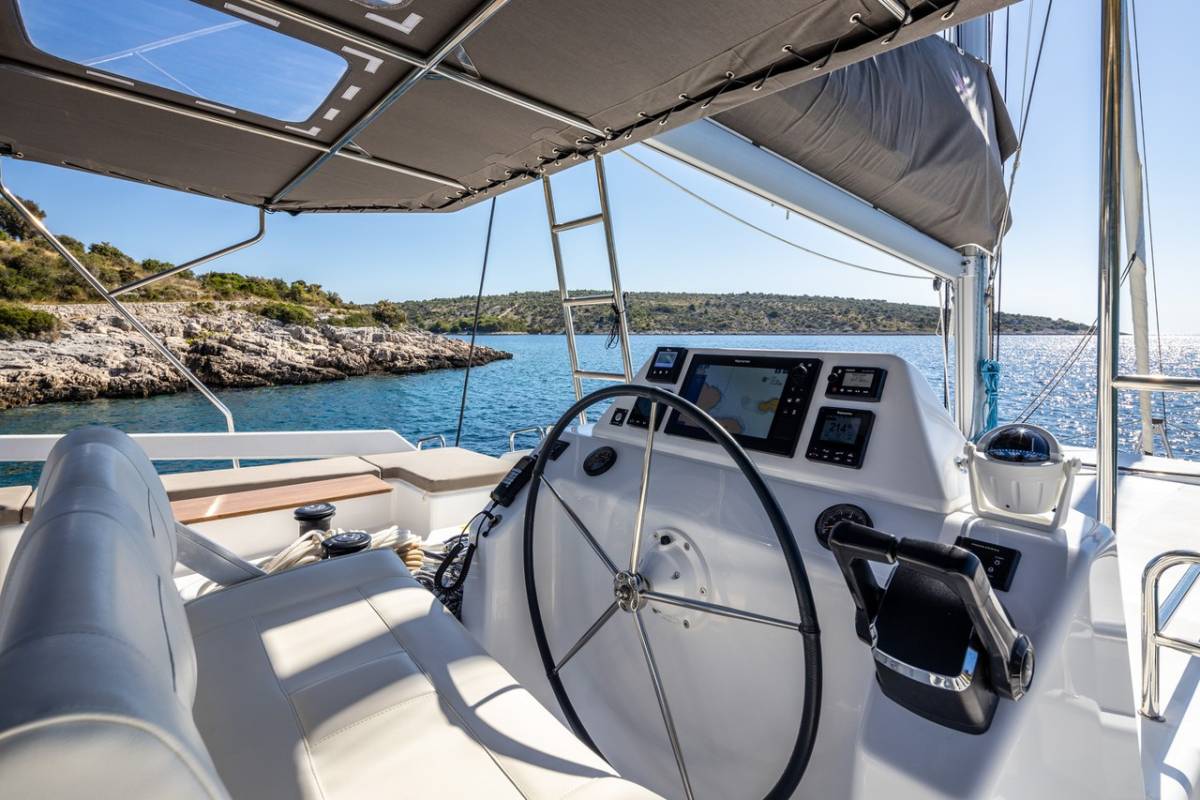Dufour 48 Catamaran, Uma | Yacht Charter Croatia