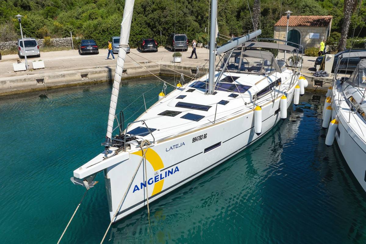 Dufour 520 GL, Lateja | Yacht Charter Croatia