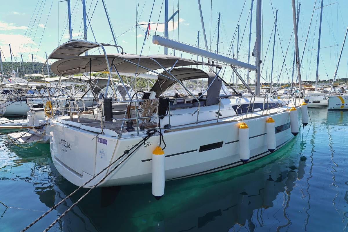 Dufour 520 GL, Lateja | Yacht Charter Croatia