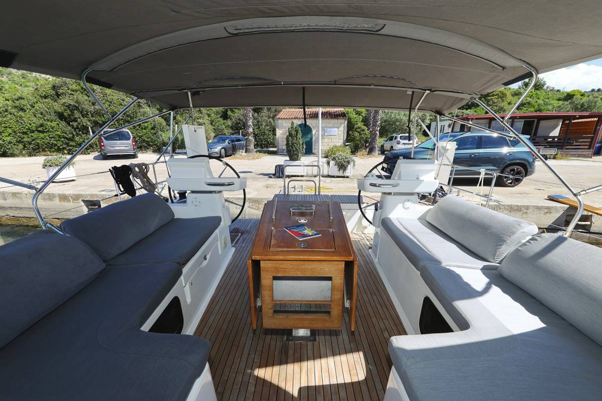 Dufour 520 GL, Lateja | Yacht Charter Croatia