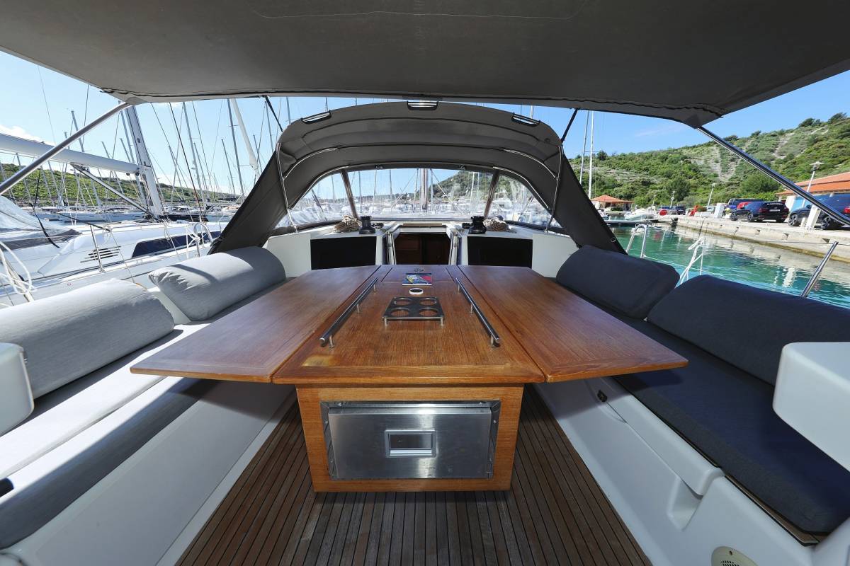 Dufour 520 GL, Lateja | Yacht Charter Croatia