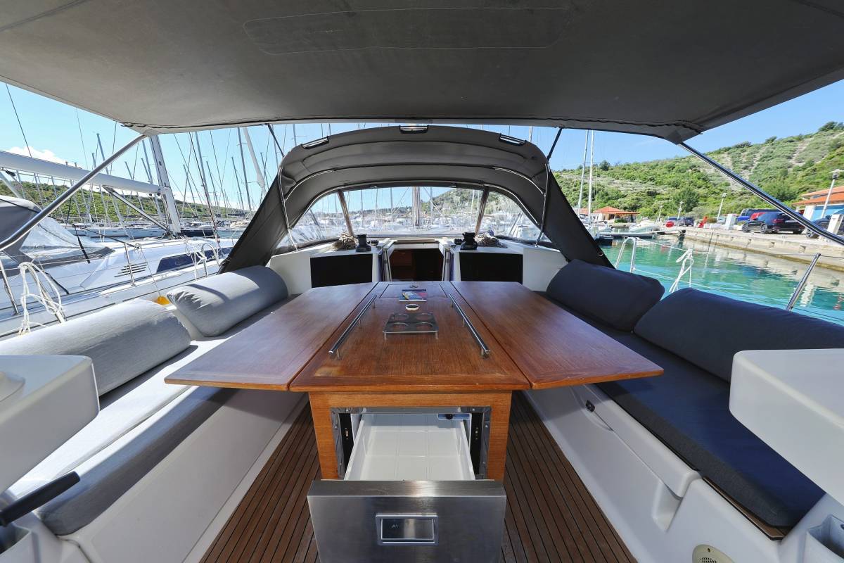 Dufour 520 GL, Lateja | Yacht Charter Croatia
