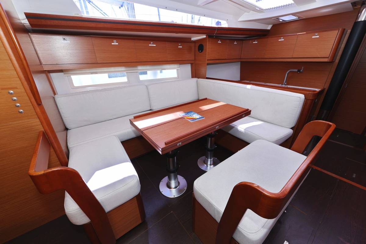 Dufour 520 GL, Lateja | Yacht Charter Croatia