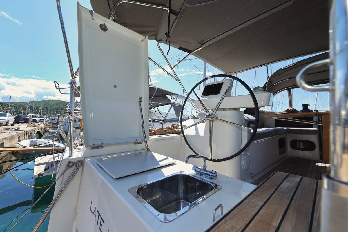 Dufour 520 GL, Lateja | Yacht Charter Croatia